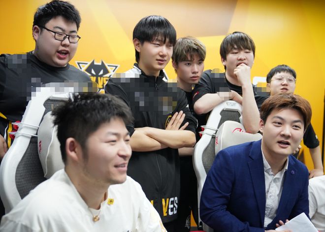 LNG Esports 和 Top Esports 在 LPL Split 2 2025 中获得胜利