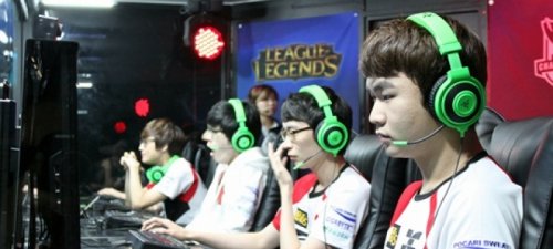 Mouz 在他们的办公室举办迷你LAN活动，期间为BLAST Bounty Fall在线阶段