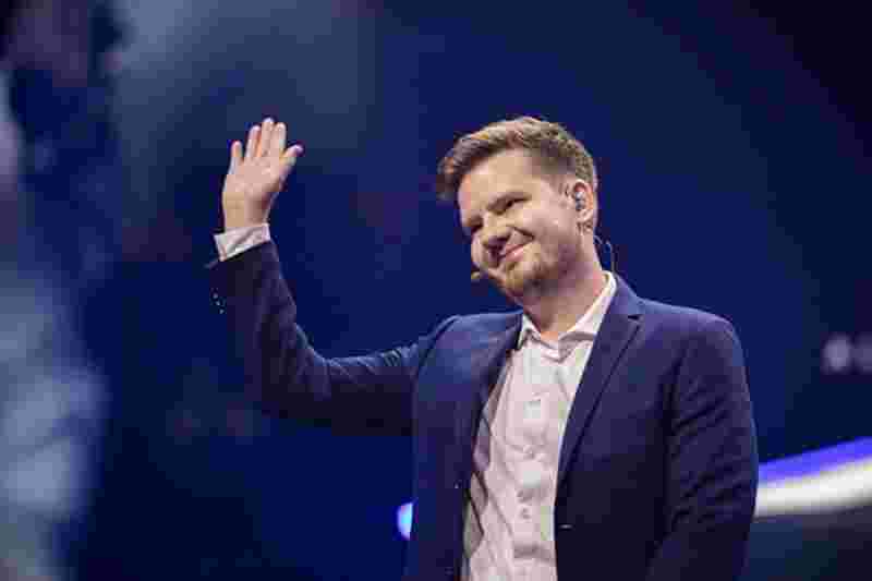 怀疑没有找到战队？前 Top Esports 顶尖选手 Wayward 的粉丝团表示：“没有船可以载我。”